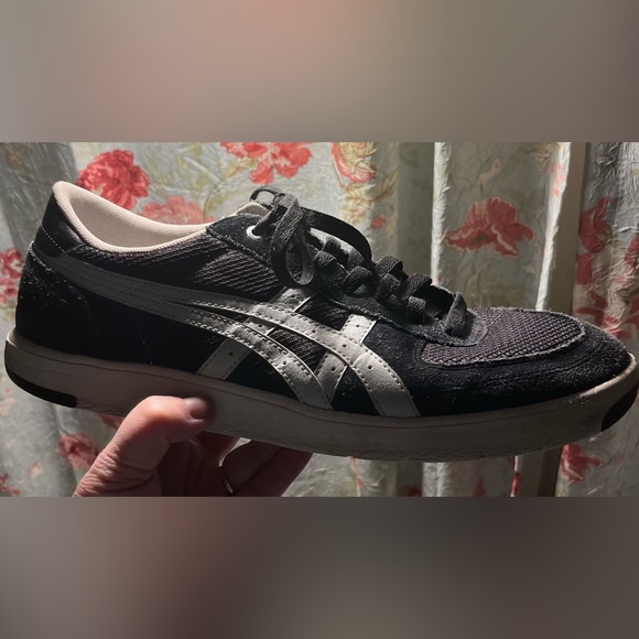 Onitsuka Tiger Black and White Men's Sneakers Size 11 1/2 - Picture 4 of 12